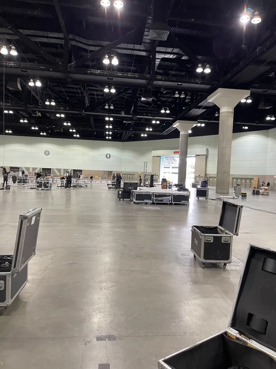 December 12: an empty hall