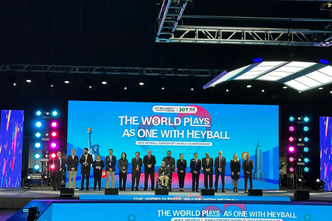 The same key visual on the main screen at the opening ceremony