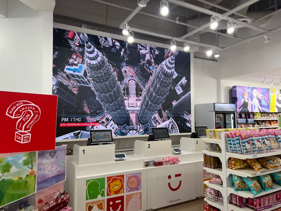 一家店的收银台大屏